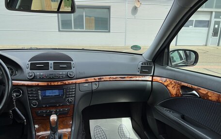 Mercedes-Benz E-Класс, 2004 год, 750 000 рублей, 32 фотография