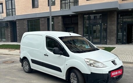 Peugeot Partner II рестайлинг 2, 2011 год, 610 000 рублей, 2 фотография