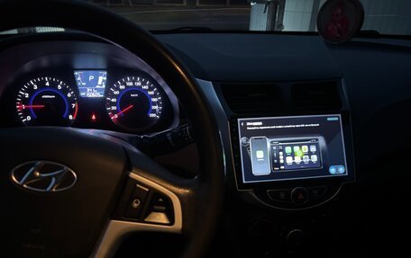 Hyundai Solaris II рестайлинг, 2012 год, 700 000 рублей, 2 фотография