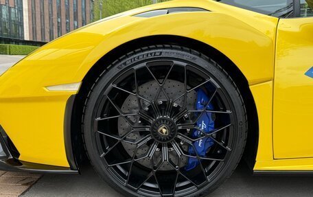 Lamborghini Huracán, 2022 год, 36 900 000 рублей, 18 фотография