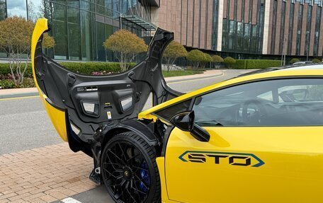Lamborghini Huracán, 2022 год, 36 900 000 рублей, 15 фотография