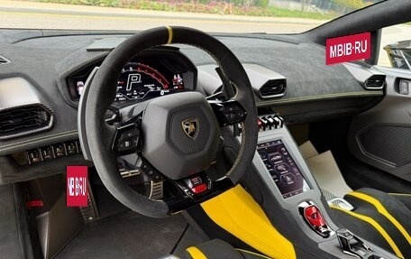 Lamborghini Huracán, 2022 год, 36 900 000 рублей, 27 фотография