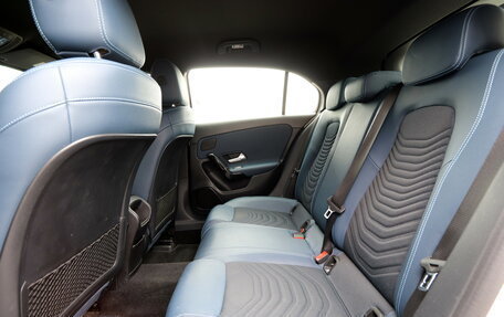 Mercedes-Benz A-Класс, 2018 год, 2 525 000 рублей, 11 фотография