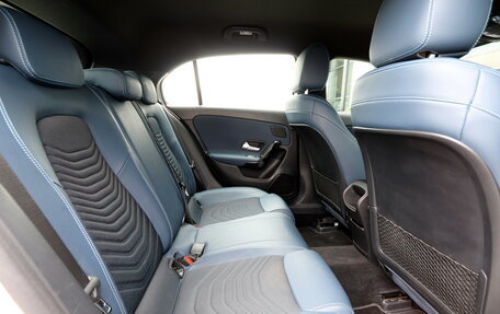 Mercedes-Benz A-Класс, 2018 год, 2 525 000 рублей, 15 фотография
