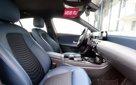 Mercedes-Benz A-Класс, 2018 год, 2 525 000 рублей, 14 фотография