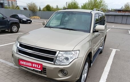 Mitsubishi Pajero IV, 2013 год, 2 400 000 рублей, 10 фотография