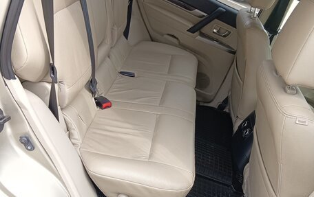 Mitsubishi Pajero IV, 2013 год, 2 400 000 рублей, 30 фотография