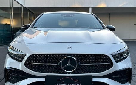 Mercedes-Benz A-Класс, 2024 год, 4 680 000 рублей, 2 фотография