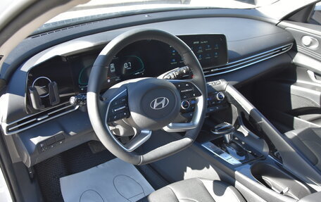 Hyundai Elantra, 2023 год, 2 250 000 рублей, 17 фотография