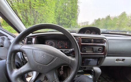 Mitsubishi Pajero Sport II рестайлинг, 2003 год, 600 000 рублей, 10 фотография