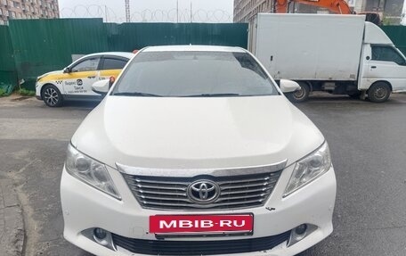 Toyota Camry, 2013 год, 1 357 000 рублей, 2 фотография