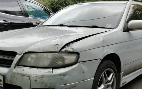 Nissan Avenir II, 2000 год, 245 000 рублей, 3 фотография