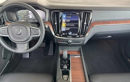 Volvo S60 III, 2022 год, 4 450 000 рублей, 9 фотография