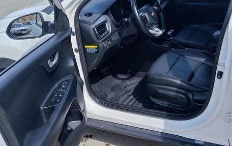KIA Stonic, 2019 год, 2 050 000 рублей, 10 фотография