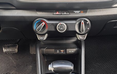 KIA Stonic, 2019 год, 2 050 000 рублей, 33 фотография