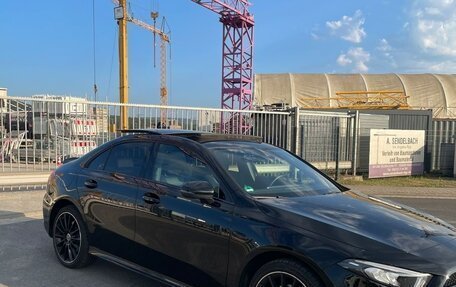 Mercedes-Benz A-Класс, 2022 год, 3 180 000 рублей, 2 фотография