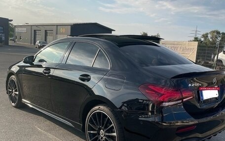 Mercedes-Benz A-Класс, 2022 год, 3 180 000 рублей, 5 фотография