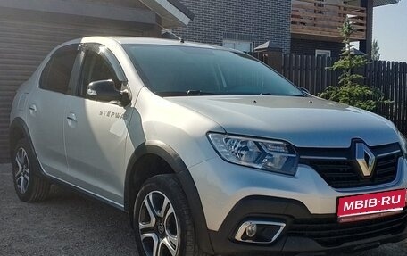 Renault Logan II, 2018 год, 1 060 000 рублей, 1 фотография