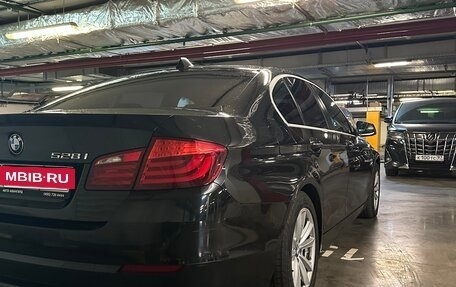 BMW 5 серия, 2011 год, 1 990 000 рублей, 18 фотография