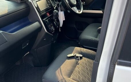 Toyota Roomy I, 2020 год, 1 500 000 рублей, 5 фотография