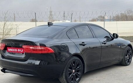 Jaguar XE I рестайлинг, 2016 год, 1 900 000 рублей, 7 фотография