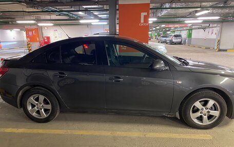 Chevrolet Cruze II, 2011 год, 715 000 рублей, 2 фотография