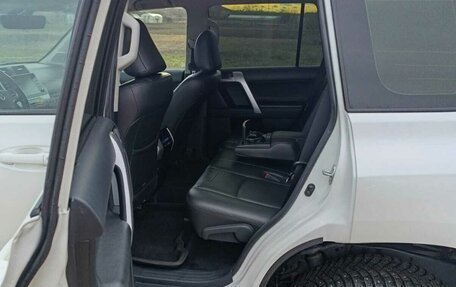 Toyota Land Cruiser Prado 150 рестайлинг 2, 2020 год, 6 250 000 рублей, 5 фотография