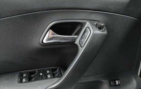 Volkswagen Polo VI (EU Market), 2018 год, 1 332 000 рублей, 21 фотография