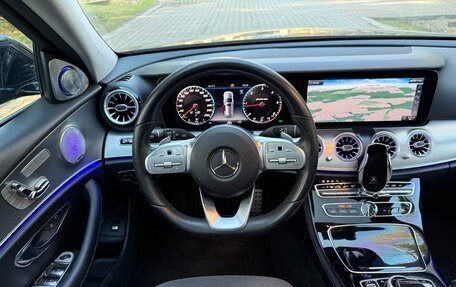 Mercedes-Benz E-Класс, 2019 год, 4 100 000 рублей, 3 фотография