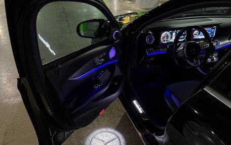 Mercedes-Benz E-Класс, 2019 год, 4 100 000 рублей, 28 фотография