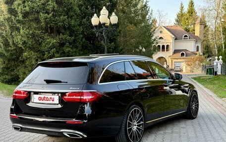 Mercedes-Benz E-Класс, 2019 год, 4 100 000 рублей, 24 фотография