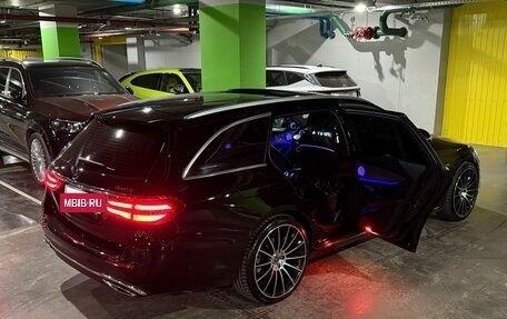 Mercedes-Benz E-Класс, 2019 год, 4 100 000 рублей, 32 фотография