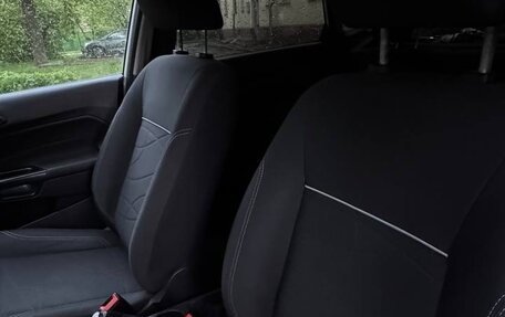 Ford Fiesta, 2015 год, 850 000 рублей, 10 фотография