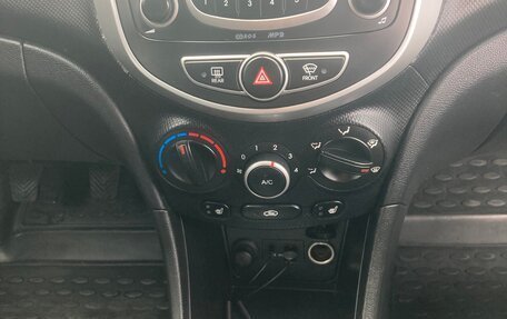 Hyundai Solaris II рестайлинг, 2013 год, 1 070 000 рублей, 8 фотография