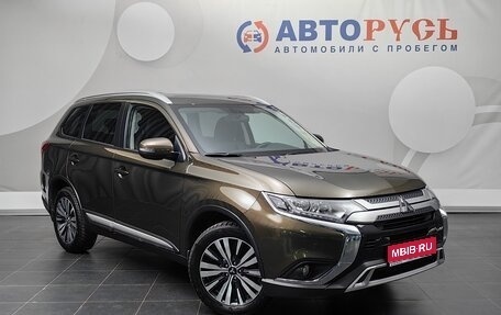 Mitsubishi Outlander III рестайлинг 3, 2021 год, 2 288 000 рублей, 1 фотография