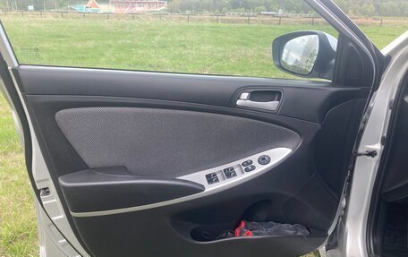 Hyundai Solaris II рестайлинг, 2013 год, 1 070 000 рублей, 13 фотография