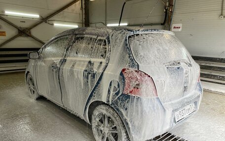 Toyota Yaris III рестайлинг, 2006 год, 555 000 рублей, 3 фотография