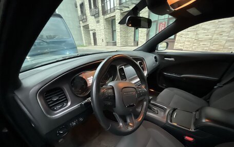 Dodge Charger, 2017 год, 2 790 000 рублей, 8 фотография