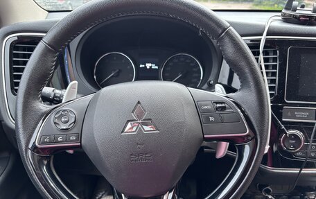 Mitsubishi Outlander III рестайлинг 3, 2019 год, 2 300 000 рублей, 9 фотография