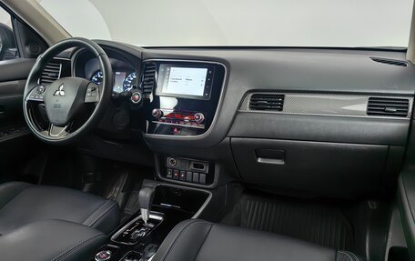 Mitsubishi Outlander III рестайлинг 3, 2021 год, 2 288 000 рублей, 7 фотография