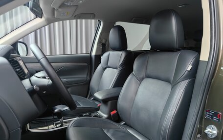 Mitsubishi Outlander III рестайлинг 3, 2021 год, 2 288 000 рублей, 9 фотография