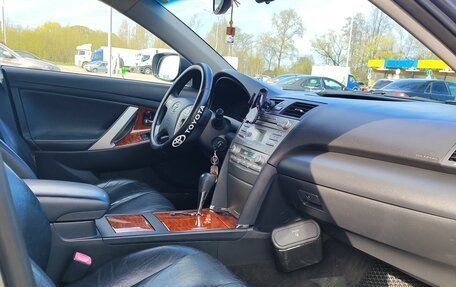Toyota Camry, 2006 год, 1 350 000 рублей, 13 фотография