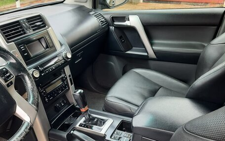 Toyota Land Cruiser Prado 150 рестайлинг 2, 2012 год, 3 100 000 рублей, 6 фотография
