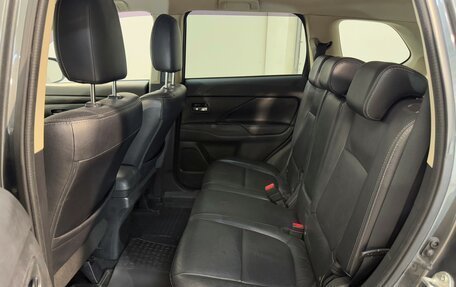 Mitsubishi Outlander III рестайлинг 3, 2016 год, 2 099 800 рублей, 6 фотография