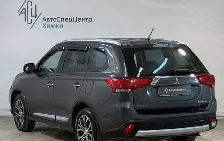 Mitsubishi Outlander III рестайлинг 3, 2016 год, 2 099 800 рублей, 15 фотография