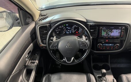 Mitsubishi Outlander III рестайлинг 3, 2016 год, 2 099 800 рублей, 10 фотография