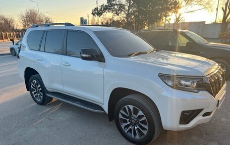 Toyota Land Cruiser Prado 150 рестайлинг 2, 2021 год, 8 000 000 рублей, 2 фотография