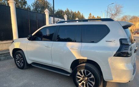 Toyota Land Cruiser Prado 150 рестайлинг 2, 2021 год, 8 000 000 рублей, 3 фотография