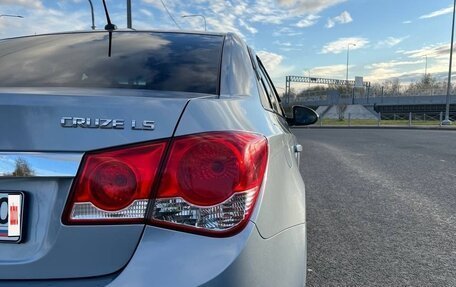 Chevrolet Cruze II, 2011 год, 949 000 рублей, 9 фотография