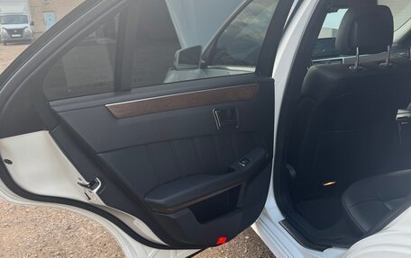 Mercedes-Benz E-Класс, 2012 год, 1 550 000 рублей, 14 фотография